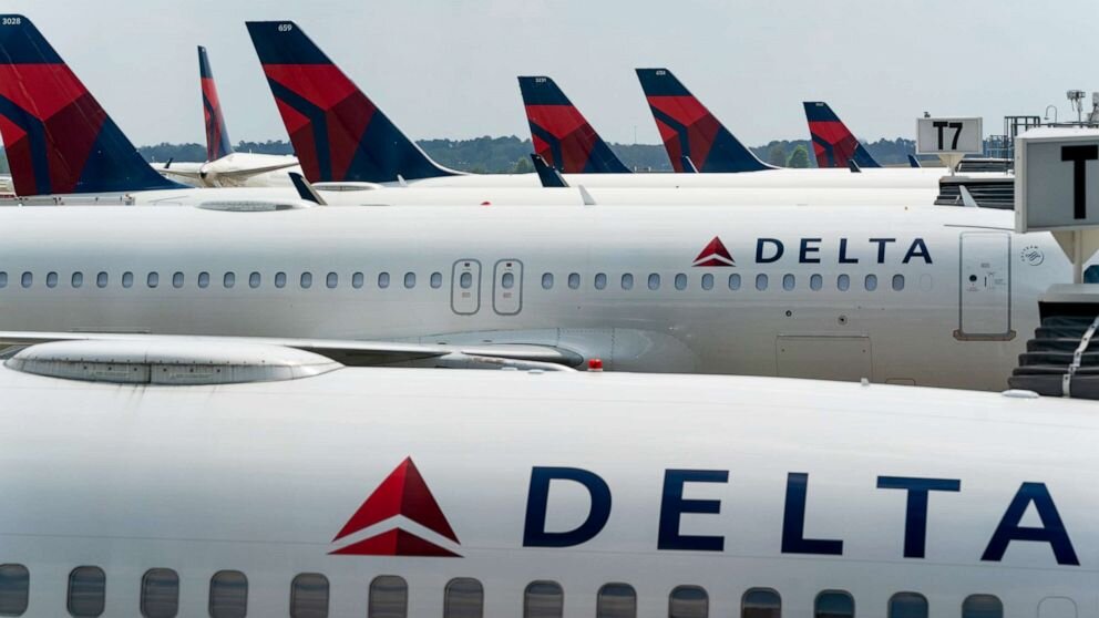delta airlines flight diverted 01 gty llr