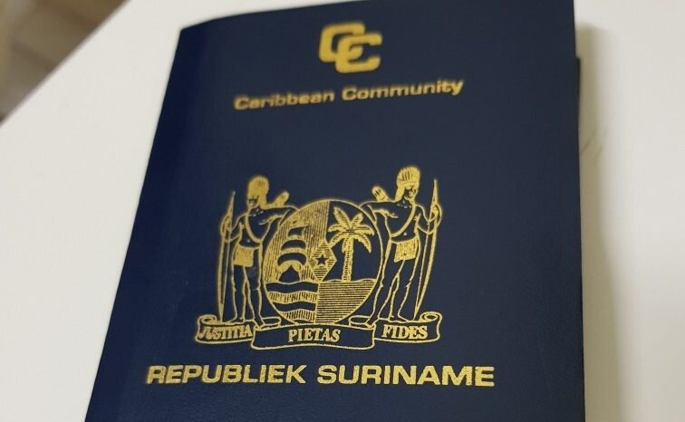Surinaams paspoort e1650508701233