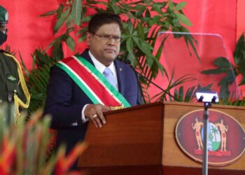 Formele aangifte na beschadiging volgvoertuig presidentiële colonne