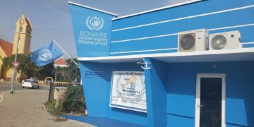 195852886 295268685484003 9132333124592595533 n Mensenrechtenactivisten James Finies en Devika Bissesar Shaw van Bonaire zijn hard aan het lobbyen bij de Caricom-staatshoofden voor het lot van de eilanders. “We hebben geen tot weinig rechten,  ondanks dat wij zijn opgenomen als ‘Nederlandse staat'. We hebben een Nederlands paspoort, maar hebben niet dezelfde rechten als Nederlanders”, zegt Finies.