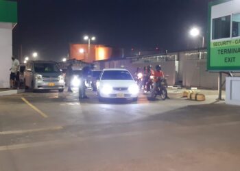 20210220 192236 scaled Van vrijdag 24  spetember tot  de vroege ochtend van maandag 27 september zijn er 148 lockdown-overtreders staande gehouden door de stootgroep van het Korps Politie Suriname. De overtreders kregen een bestuurlijke boete opgelegd.