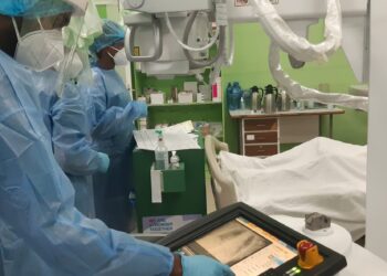 20210617 111231 scaled De Sectie Specialisten van de Vereniging van Medici in Suriname (VMS) gaat maandag landelijk in actie. Dat heeft voorzitter van de sectie, Javier Jessurun, de collegae laten weten middels een schrijven. Het besluit is genomen tijdens een sectievergadering op 1 december. De vereniging is al maanden in dispuut met de Stichting Staatsziekenfonds (SZF) over een tariefsaanpassing.