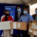 Newmont doneert aan verschillende zorginstellingen 10 20211001 081850 scaled Dat verschillende zorginstellingen medisch materiaal mochten ontvangen vandaag van multinational Newmont Suriname, is volgens minister Amar Ramadhin van Volksgezondheid net op het juiste moment. "De Covid-19-zorg is slechts een fractie van de zorgsector.