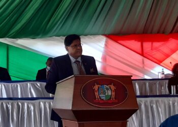 20211004 113309 scaled Bij zijn verschillende meetings in New York heeft president Chandrikapersad Santokhi een deal kunnen sluiten met de Inter-American Development Bank (IDB). Deze heeft een ondersteuning van USD 500 miljoen toegezegd. "We hebben ze expliciet gevraagd of we de ondersteuning krijgen met of zonder goedkeuring van het Internationaal Monetair Fonds (IMF). En ze hebben toegezegd dat ze de ondersteuning geven, al zou het IMF nog geen goedkeuring hebben gegeven", zegt Santokhi.