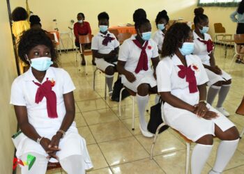 266020757 281723690650628 4788247827350734986 n De Stichting Arbeidsmobilisatie & Ontwikkeling (SAO) heeft 18 verpleegassistanten getraind. Die hebben  met succes de training  afgerond. De SAO, een werkarm van het Ministerie van Arbeid, Werkgelegenheid en Jeugdzaken (AW&J), heeft deze training aangeboden onder supervisie van Inspectie Verplegende en Verzorgende beroepen (IVV).