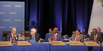 287523025 576572680501266 4574402831836883693 n Tijdens de IX Summit of the Americas pleitte president Chandrikapersad Santokhi voor heroverweging van de oneerlijke, onrealistische classificatie-instrumenten. Dit, omdat het landen in een ongunstige positie plaatst.