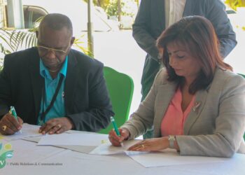 309622584 409958514641945 96492421734113135 n De Voedsel- en Landbouworganisatie van de Verenigde Naties (FAO) heeft op vrijdag 30 september 2022 laboratoriumapparatuur overhandigd aan het ministerie van Landbouw, Veeteelt en Visserij (LVV) voor een bedrag van bijna 1 miljoen USD.