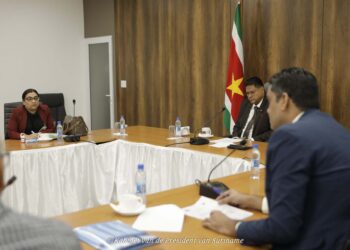 Beraadslaging president Santokhi en MCC om knelpunten te verlichten