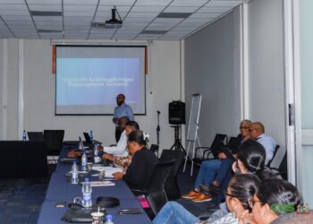 APA5784 De Belastingdienst Suriname informeert de samenleving over hoe de Belasting Toegevoegde Waarde(BTW) precies werkt. Hiervoor zijn vooral journalisten, die dagelijks de samenleving informeren en de vertaalslag naar het volk maken, geïnformeerd.