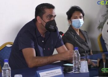 Minister Ramadhin doet handreiking naar groep tegen vaccinatiedwang