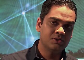 Amar Ramadhin 6 De minister  van volksgezondheid, Amar Ramadhin, is verrast met de richting die de bond bij het Academisch Ziekenhuis Paramaribo opgaat. “Ik ben verrast met het beraad, omdat wij vinden dat het niet zover gezocht hoefde te worden.”