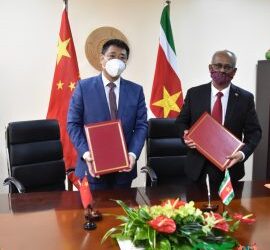 China doneert weer Sinopharm-vaccins aan Suriname