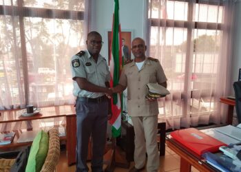 Bisschop en Bhola 1 Er is donderdag 15 december een start gemaakt met de mobile prevention tour van de politie. De bedoeling is om de samenleving adequaat te informeren.