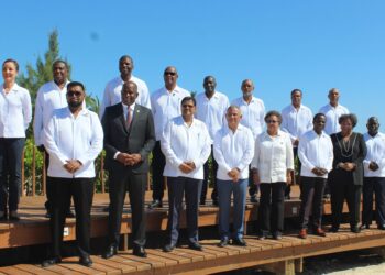 President Santokhi start besprekingen in Belize
