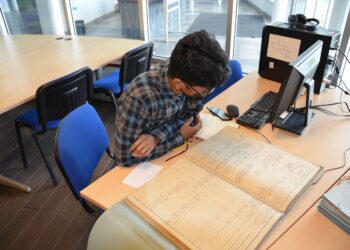 DSC 0131 Het Nationaal Archief Suriname (NAS) heeft achttien jongeren getraind in hoe zij hun familiegeschiedenis het best kunnen onderzoeken. Dit gebeurde tijdens de workshop ‘Stamboomonderzoek voor jongeren’. Deze groep is nu in staat zelfstandig stamboomonderzoek te verrichten.