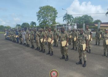 Defensie bevordert 92 militairen in naast hogere rang
