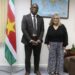 FOTO 1 kennismaking Columbiaanse Ambassadeur scaled De minister van Justitie en Politie (Juspol), Kenneth Amoksi. heeft woensdag 10 november formeel kennisgemaakt met de Colombiaanse ambassadeur Martha Cecilia Pinalla Perdomo.