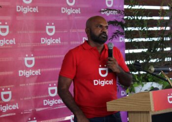 IMG 0131 scaled Het telecommunicatiebedrijf Digicel is bezig met de voorbereidingen voor het plaatsen van een eigen onderzeese 'Deep Blue One'-kabel. Voor de aanleg is een partnerschap-overeenkomst getekend met het telecombedrijf Orange, dat  een toonaangevende leverancier is van wereldwijde IT- en telecommunicatiediensten aan multinationale ondernemingen.
