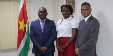 Amoksi ontvangt Guyanese Ambassadeur