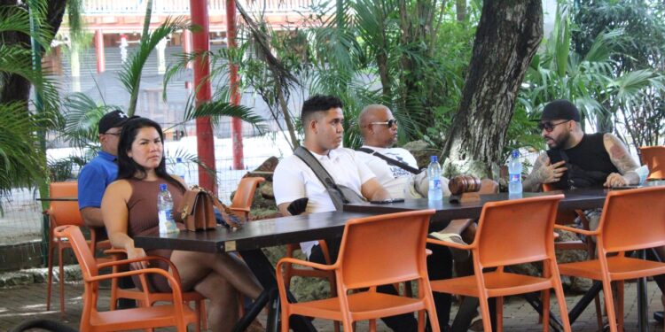 Vereniging Horeca Sector houdt protest aan 1 IMG 0291 1 scaled De Vereniging Horeca Sector (VHS) in Suriname heeft haar protest aangehouden. Horecabedrijven zouden vanaf dinsdag 30 november tot 23.00 open blijven, omdat zij het niet eens zijn met het aanpassen van de partiële lockdowntijd.