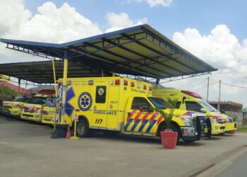 IMG 20210917 124723 scaled Ondanks reeds lange tijd aan de bel wordt getrokken over de nood situatie, heeft de Suriname Centrale Ambulancedienst (SUR-CAD) nog geen antwoord ontvangen van de overheid. Roël Brug, directeur van SUR-CAD, zegt dat zijn organisatie vraagt om de tarieven voor de ambulancedienst marktconform te maken.