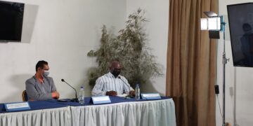 IMG 20211202 183634 De voorzitter van de Covid-19 Communicatiestuurgroep zegt dat het einde van de vierde golf al in zicht is. Deze golf heeft de zorg in het land  op haar kop gezet. “We zijn in een soort rustperiode beland en  verpleegkundigen kunnen het nodige verlof , dat zij allemaal hard nodig hebben, opnemen”, zegt Soenita Nannan Panday-Gopising, donderdag tijdens de Covid-19-persconferentie.