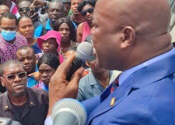 IMG 20220720 113238 1 Bij dag vijf van de protestacties tegen het beleid van de regering zijn er afspraken gemaakt om in de rest van het weekend niet te demonstreren. Er is besloten dat de acties maandag doorgaan in Paramaribo. Waar de mensen zich zullen verzamelen is niet bekend.