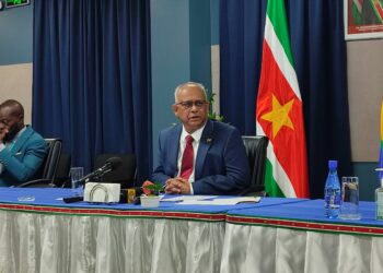 IMG 20220912 095257 1 "Ons land wordt slecht geportretteerd en Suriname zal een protestbrief schrijven naar de producers van de Netflix-serie Narco-Saints. Dat zegt de minister van Buitenlandse Zaken, Internationale Business en Internationale Samenwerking (Bibis) maandag tijdens een persconferentie.