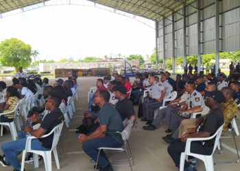 IMG 20221108 121507 In de afgelopen uren zijn er een tal van onjuiste en verwarrende berichten verspreid omtrent het ontslag van twee politiefunctionarissen, dat meldt het ministerie van Justitie en Politie in een persbericht.