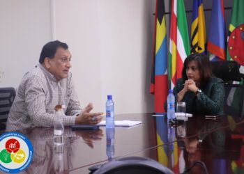 IMG 2591 De ambassadeur van Suriname in Frankrijk, Henry Ori, heeft een werkbezoek gebracht aan het ministerie van Economische Zaken, Ondernemerschap en Technologische Innovatie (EZ). Het doel van het bezoek is om de samenwerking met het Ministerie te intensiveren.