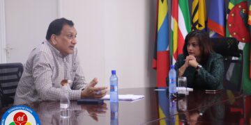 IMG 2591 De ambassadeur van Suriname in Frankrijk, Henry Ori, heeft een werkbezoek gebracht aan het ministerie van Economische Zaken, Ondernemerschap en Technologische Innovatie (EZ). Het doel van het bezoek is om de samenwerking met het Ministerie te intensiveren.