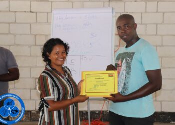 IMG 9523 De Ondernemerschapstraining, welke het ministerie van van Economische Zaken, Ondernemerschap en Technologische Innovatie (EZ) in samenwerking met de Stichting Bosbeheer en Bostoezicht (SBB) heeft verzorgd aan ondernemers te Matta om duurzaam te kunnen ondernemen afgesloten.