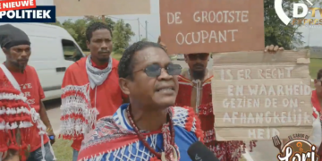 Politie Zanderij pakt protesterende Inheemsen aan