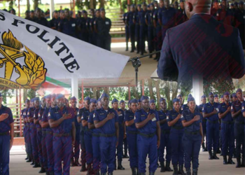 KPS rec Het Korps Politie Suriname (KPS) is ruim 280 manschappen rijker. Het gaat om 281 personen die met goed gevolg de Elementaire Politie Opleiding hebben afgerond.