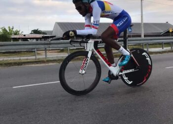 Kenrick Sahadeo 1 Kenrick Sahadeo doet vandaag mee aan de Caribische wielrenkampioenschappen in Santo Domingo, Dominicaanse Republiek. Het belooft een goede krachtmeting voor de nationale tijdrit kampioen te worden, aangezien het gros van zijn concurrenten professionals zijn.