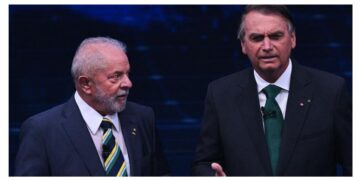President Luiz Inácio Lula da Silva links en ex president Bolsonaro rechts
