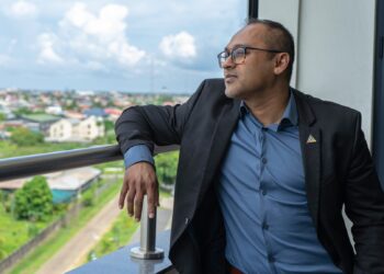Mario Merhai 1 De premies van de verschillende ziektekostenverzekeringen bij de Survam-bedrijven zijn met gemiddeld 70 procent verhoogd. “Deze verhogingen zijn noodzakelijk om de gezondheidszorg niet te ver te laten afglijden”, zegt voorzitter Mario Merhai van Survam.