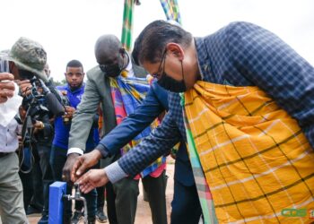 Bewoners Kwakoegron beschikken eindelijk over schoon drinkwater