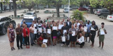 Ambtenaren behalen B-1 deelcertificaat HBO Bestuurskunde en Overheidsmanagement