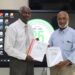 PTC tekent overeenkomst met Wegenautoriteit Suriname en In de Kiem 8 PTC directeur R.G. Holband l en In de Kiem directeur Henry Hennep scaled Het agrarisch faciliterend bedrijf In de Kiem is geen onbekende voor het PTC. In de Kiem heeft in het verleden Agronomy studenten geacomodeerd met stageplekken, field trips en donaties. Het doel van deze samenwerking is onder andere erop gericht om samen bewustwording te creëren over het belang van de agrarische sector, zodat vooral jongeren zich zullen inzetten om de agrarische sector tot ontwikkeling te brengen. “Het streven is om gezamenlijk met de PTC-studenten te kunnen werken aan teeltkwaliteit, het verbeteren van de productie en dienstverlening in de agrarische sector en dat we die samen kunnen optrekken”, stelt directeur Holband.