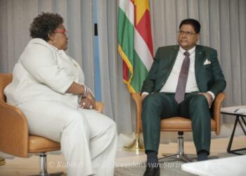 Suriname en Barbados buigen zich over samenwerking