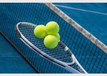R 1 Het heeft een hele poos geduurd, maar afgelopen weekeind brak het ‘verlossende moment’ aan voor de tennisfamilie. De Surinaamse Tennis Bond (STB) maakte een aanvang met de nationale kampioenschappen bij de senioren.
