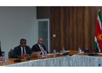 Raghoebarsing persconferentie web Nieuwbakken Financiënminister Stanley Raghoebarsing zegt dat hij minister is voor alle mensen in het land. Dit zei hij dinsdag tijdens een persconferentie van de regering over actuele ontwikkelingen.