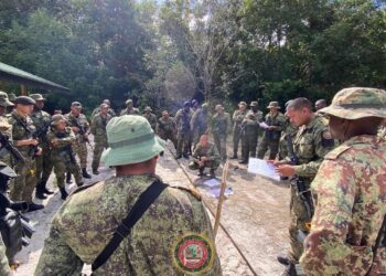 Refreshment oefening voor Korps Speciale Troepen1 1 Het Korps Speciale Troepen (KST) van de Landmacht heeft in de periode van zondag 22 januari tot en met vrijdag 27 januari 2023 een oefening genaamd “IT’S GROEN’’, uitgevoerd.
