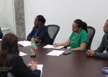 SPWE Arbeid Minister Steven Mac Andrew van Arbeid Werkgelegenheid en Jeugdzaken (AW&J) heeft op donderdag 8 september de nieuwe raad van toezicht van de Stichting Productieve Werk Eenheden (SPWE) geïnstalleerd onder voorzitterschap van de onderdirecteur Arbeidsmarkt, Naomi Esajas-Friperson.