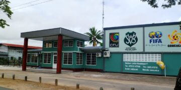 SVB 29 04 2012 De afgezette leiding bij de Surinaamse Voetbal Bond (SVB) heeft op 28 mei na lang aandringen van haar leden vervroegde bestuursverkiezingen, die over drie maanden moesten plaatsvinden, uitgeschreven.