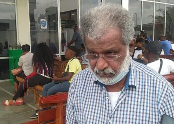 Screenshot 2022 12 02 13 24 44 898 com.miui .gallery Kantonrechter Lydia Ravenberg heeft het verzoek van de verdediging afgewezen om de bekende ondernemer Jean Mixon en douaneambtenaar J.C. voorlopig op vrije voeten te stellen.