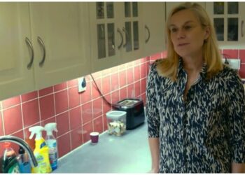 Sigrid Kaag web Sigrid Kaag reist nog voor de aanstaande excuses voor de slavernij op 19 december af naar Suriname. Het Nederlandse kabinet geeft met het uitzenden van nóg een bewindspersoon voorafgaand de spijtbetuiging toe aan de kritiek en eisen van allerlei belangenorganisaties.