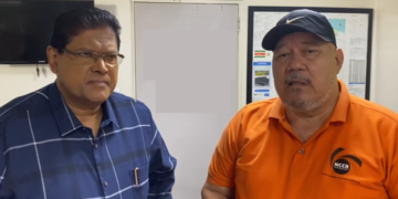 Slijngaar en Chan 2 1 Met het geven van een rampstatus aan de getroffen delen van Brokopondo, is  de toegang tot de nodige middelen makkelijker gemaakt.  Dat  zegt Jerry Slijngard, coördinator van het Nationaal Coördinatie Centrum Rampenbeheersing (NCCR) in een gesprek met Key News.