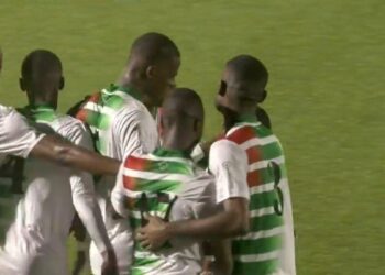 Suriname verslaat Bonaire met 4 1 “De teleurstelling is heel groot. Wij waren echt gekomen om winnaar van dit toernooi te worden”, aldus Natio-coach Roberto Gödeken desgevraagd. Hij blikt terug op de deelname van de nationale mannenvoetbalselectie aan het ABCS-toernooi in Curaçao afgelopen week.